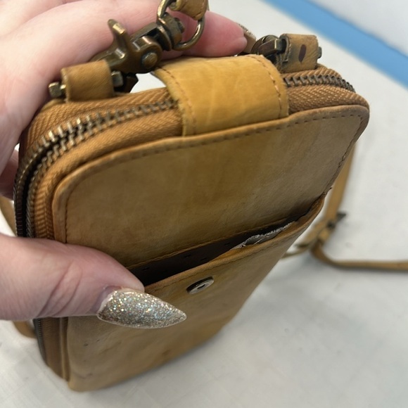 Timberland womens Wallet RFID Leather Crossbody Phone Bag Wheat Nubuck - Picture 8 of 8